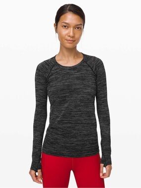 Lululemon Swiftly Speed Long Sleeve in
Black / White Women’s Size 4